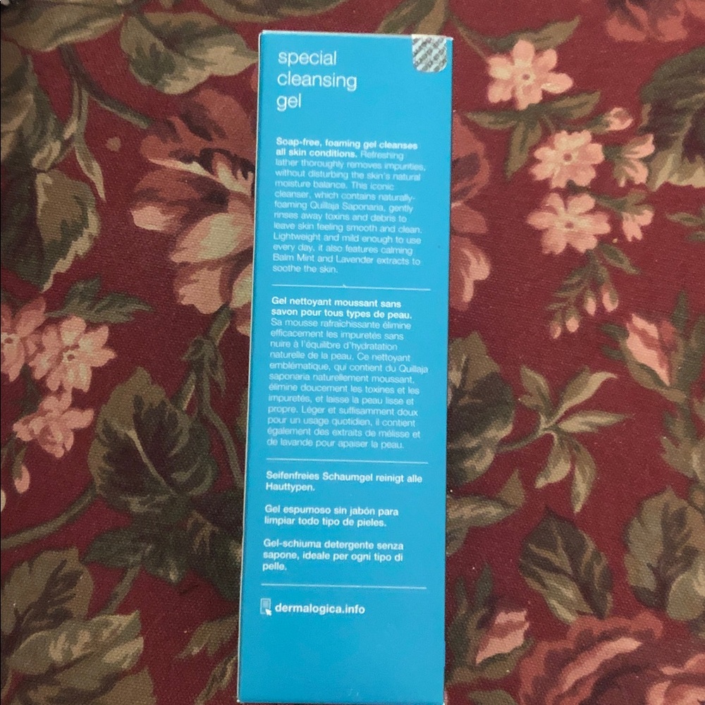 dermalogica gray cleansing gel box with blue accent - Picture 3 of 4